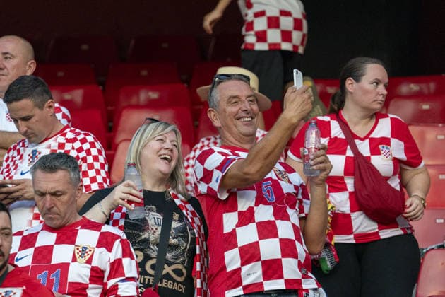 SEVILLE, SPAIN - SEPTEMBER 29: Croatian fans before the UEFA Nations League match between Spain and Croatia at the Stadium Ramon Sanchez Pizjuan on the 29th of September, 2026 in Sevilla, Spain Copyright: xAndresxLopezxSheridanxx xSPPx Sportspressphoto_SPR242740