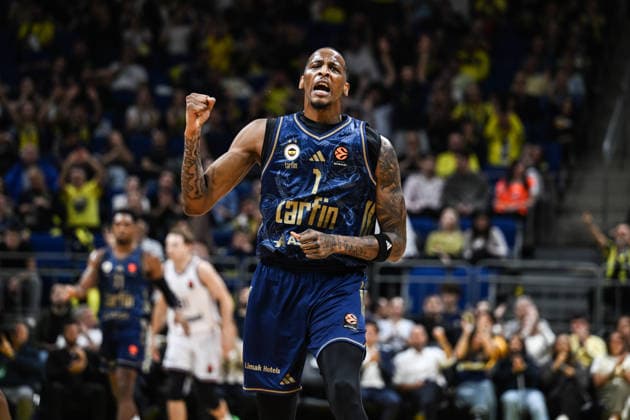 Fenerbahce Tarfin v Bayern Munich - EuroLeague ISTANBUL, TURKIYE - SEPTEMBER 29: Marcus Jerome Bingham Jr. (1) of Fenerbahce Tarfin celebrates after scoring during the EuroLeague Round 2 match between Fenerbahce Tarfin and Bayern Munich at Ulker Sports and Event Hall in Istanbul, Turkiye, on September 29, 2026. Hakan Akgun Anadolu Istanbul Turkey. Editorial use only. Please get in touch for any other usage.  Copyright: x2026xAnadoluxHakanxAkgunx