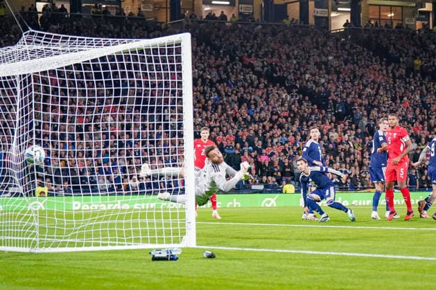 Soccer: UEFA Nations League 2026–2027, Matchday 2: Scotland vs. Switzerland at Hampden Park, Glasgow. Goal and shot on goal for the 0–1 by Ricardo Rodriguez (Switzerland); Angus Gunn (Scotland), No. 1, can only watch the ball go by. Copyright: xJOERANxSTEINSIEKx