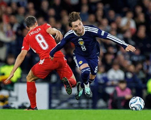 29.09.2026: Scotland v Switzerland: Billy Gilmour of Scotland skips past Remo Freuler of Switzerland  Copyright: xWilliexVassx NINTCHDBPICT001112142217