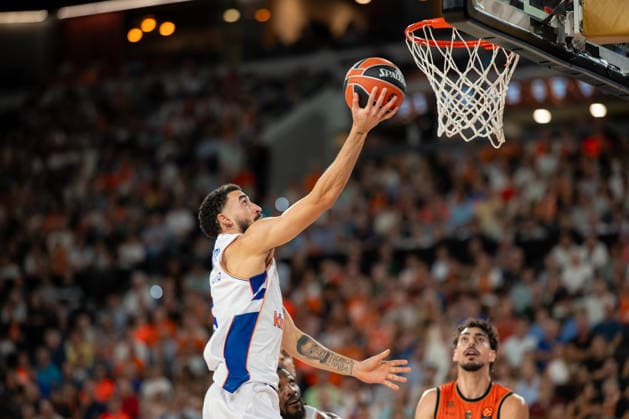 EuroLeague Round 2 match between Valencia Basket and of Kosner Baskonia Vitoria Gasteiz Chris Duarte of Kosner Baskonia Vitoria Gasteiz seen in action during the EuroLeague Round 2 match between Valencia Basket and of Kosner Baskonia Vitoria Gasteiz at Roig Arena , (Valencia ) on September 29, 2025. Copyright: xVicentexVidalxFernandezx