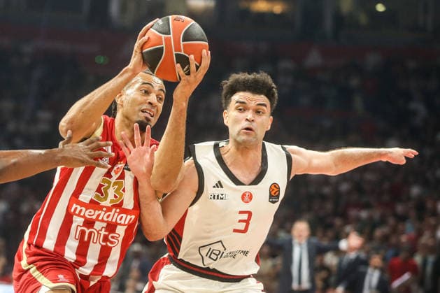 Crvena zvezda v Hapoel Tel Aviv - EuroLeague BELGRADE, SERBIA - SEPTEMBER 29: Jordan Nwora (33) of Crvena Zvezda in action against Elijah Bryant (3) of Hapoel Tel Aviv during the 2026 2027 EuroLeague Round 2 match between Crvena zvezda and Hapoel Tel Aviv at Beogradska Arena in Belgrade, Serbia on September 29, 2026. Filip Stevanovic Anadolu Belgrade Serbia. Editorial use only. Please get in touch for any other usage.  Copyright: x2026xAnadoluxFilipxStevanovicx