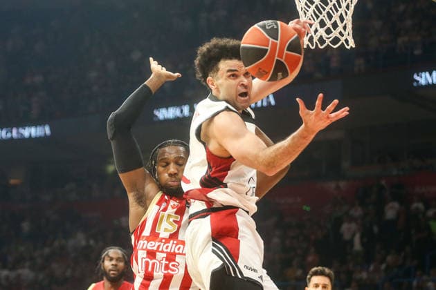 Crvena zvezda v Hapoel Tel Aviv - EuroLeague BELGRADE, SERBIA - SEPTEMBER 29: Ebuka Izundu (15) of Crvena Zvezda in action against Elijah Bryant (3) of Hapoel Tel Aviv during the 2026 2027 EuroLeague Round 2 match between Crvena zvezda and Hapoel Tel Aviv at Beogradska Arena in Belgrade, Serbia on September 29, 2026. Filip Stevanovic Anadolu Belgrade Serbia. Editorial use only. Please get in touch for any other usage.  Copyright: x2026xAnadoluxFilipxStevanovicx