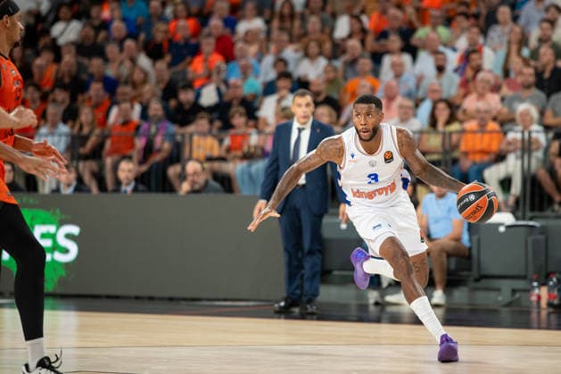 EuroLeague Round 2 match between Valencia Basket and of Kosner Baskonia Vitoria Gasteiz D.J. Stewart of Kosner Baskonia Vitoria Gasteiz seen in action during the EuroLeague Round 2 match between Valencia Basket and of Kosner Baskonia Vitoria Gasteiz at Roig Arena , (Valencia ) on September 29, 2025. Copyright: xVicentexVidalxFernandezx