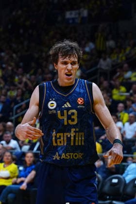 ISTANBUL, TURKEY - SEPTEMBER 29: Ignas Sargiunas 43 of Fenerbahce Tarfin Istanbul in action during the EuroLeague Regular Season Round 2 match between Fenerbahce Tarfin Istanbul and Bayern Munich at ULKER Sports and Event Hall , on September 29, 2026, in Istanbul , Turkey. ( Photo by Seskimphoto ) Istanbul Atasehir Turkey Istanbul Atasehir Turkey Copyright: xSeskimphotox FBahce-BayernM-2909 (56)