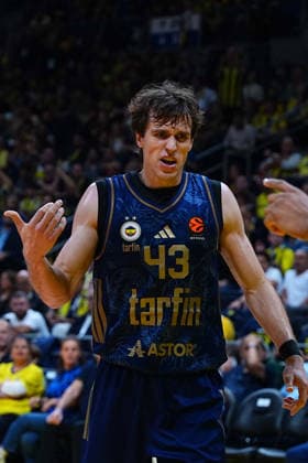 ISTANBUL, TURKEY - SEPTEMBER 29: Ignas Sargiunas 43 of Fenerbahce Tarfin Istanbul in action during the EuroLeague Regular Season Round 2 match between Fenerbahce Tarfin Istanbul and Bayern Munich at ULKER Sports and Event Hall , on September 29, 2026, in Istanbul , Turkey. ( Photo by Seskimphoto ) Istanbul Atasehir Turkey Istanbul Atasehir Turkey Copyright: xSeskimphotox FBahce-BayernM-2909 (57)