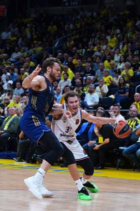 ISTANBUL, TURKEY - SEPTEMBER 29: Nicolo Melli (L) of Fenerbahce Tarfin Istanbul and Rokas Jokubaitis 31 of Bayern Munich in action during the EuroLeague Regular Season Round 2 match between Fenerbahce Tarfin Istanbul and Bayern Munich at ULKER Sports and Event Hall , on September 29, 2026, in Istanbul , Turkey. ( Photo by Seskimphoto ) Istanbul Atasehir Turkey Istanbul Atasehir Turkey Copyright: xSeskimphotox FBahce-BayernM-2909 (72)