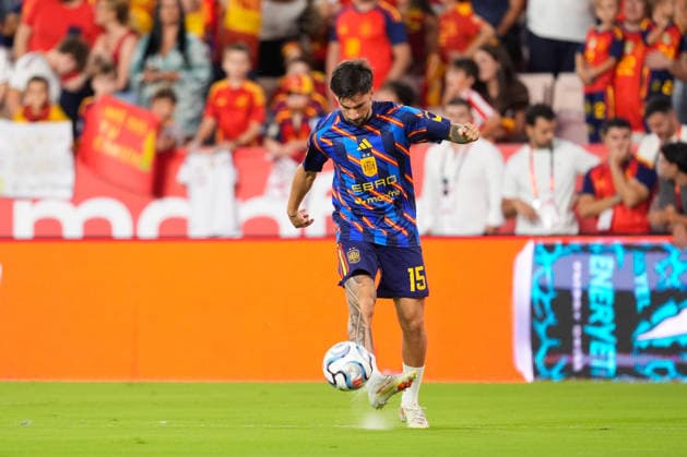 September 29, 2026, Sevilla, Sevilla, Spain: Alex Baena of Spain warms up during the UEFA Nations League 2026 27 group phase match between Spain and Croatia at Ramon Sanchez-Pizjuan stadium on September 29, 2026, in Sevilla, Spain. Sevilla Spain - ZUMAa181 20260929_zaa_a181_072 Copyright: xJoaquinxCorcherox