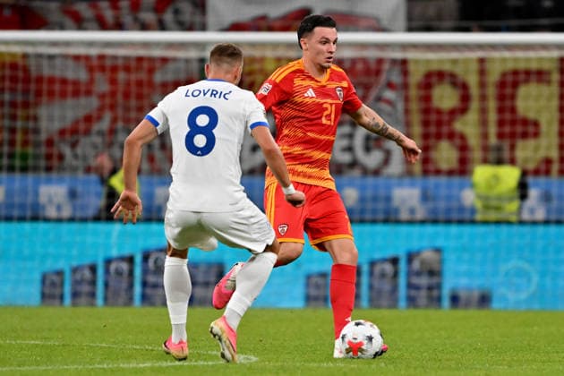 LJUBLJANA, SLOVENIA - SEPTEMBER 29: Jani Atanasov of North Macedonia (R) in action against Sandi Lovric of Slovenia (L) during the UEFA Nations League, League B Group B1, match between Slovenia and North Macedonia at Stadion Stozice, Ljubljana on September 29, 2026 in Ljubljana, Slovenia. (Photo by Igor Kupljenik Sports Press Photo). Copyright: xIgorxKupljenikx xSPPx Sportspressphoto_SPR242763