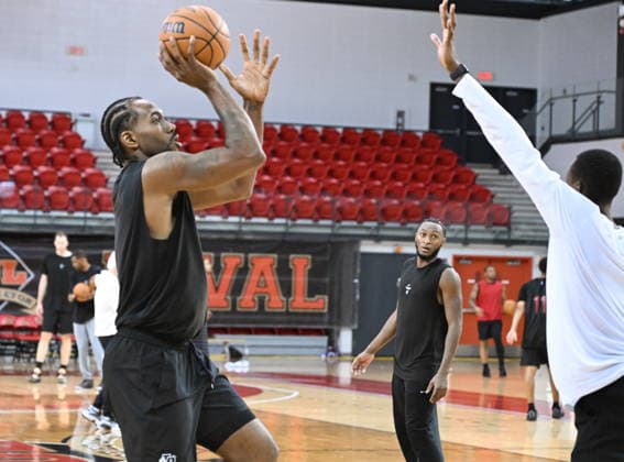 September 29, 2026, Quebec, On, Canada: Toronto Raptors Kawhi Leonard during basketball training camp action in Quebec City, Tuesday, Sept. 29, 2026 Canada News - September 29, 2026  - ZUMAc35_ 20260929_zaf_c35_082 Copyright: xJacquesxBoissinotx