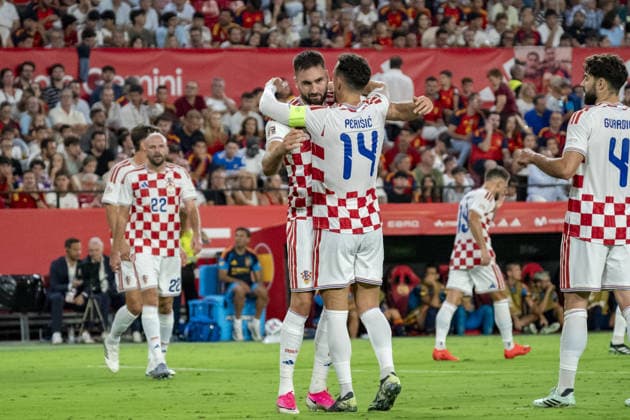SEVILLE, SPAIN - SEPTEMBER 29: Dion Beljo (N20) & Ivan Perisic (N14) celebrate Croatia’s first goal during the UEFA Nations League match between Spain and Croatia at the Stadium Ramon Sanchez Pizjuan on the 29th of September, 2026 in Sevilla, Spain Copyright: xAndresxLopezxSheridanxx xSPPx Sportspressphoto_SPR242794