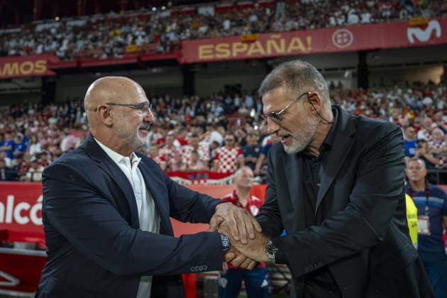 SEVILLE, SPAIN - SEPTEMBER 29: Spain’s head coach, Luis de la Fuente & Croatia’s head coach, Slaven Bilic, during the UEFA Nations League match between Spain and Croatia at the Stadium Ramon Sanchez Pizjuan on the 29th of September, 2026 in Sevilla, Spain Copyright: xAndresxLopezxSheridanxx xSPPx Sportspressphoto_SPR242799
