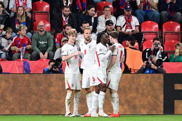 Anthony Gordon of England, left, celebrates a goal with his teammates during the UEFA Nations League, A3 group 2nd round match Czech Republic vs England, on September 29, 2026, in Prague, Czech Republic. (CTKxPhoto MichalxKamaryt) CTKPhotoP2026092909007  CTKPhotoP2026092909007