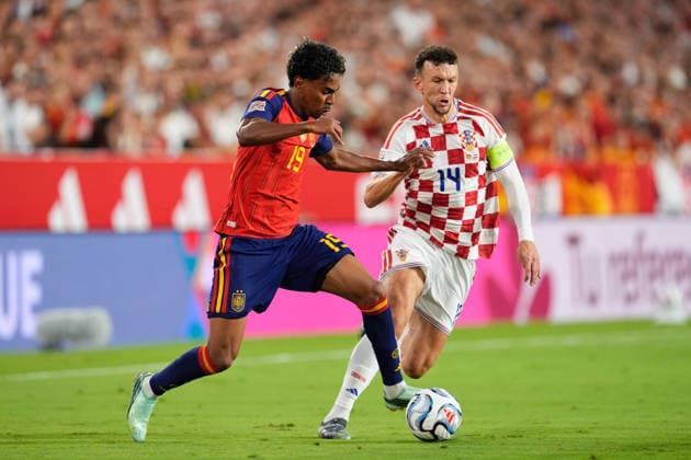 September 29, 2026, Sevilla, Sevilla, Spain: Lamine Yamal of Spain runs with the ball during the UEFA Nations League 2026 27 group phase match between Spain and Croatia at Ramon Sanchez-Pizjuan stadium on September 29, 2026, in Sevilla, Spain. Spain V Croatia - UEFA Nations League 2026 27 Group A3 MD2  - ZUMAa181 20260929_zaa_a181_101 Copyright: xJoaquinxCorcherox