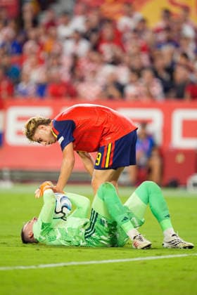 September 29, 2026, Sevilla, Sevilla, Spain: Fermin Lopez of Spain helps to Dominik Livakovic of Croatia during the UEFA Nations League 2026 27 group phase match between Spain and Croatia at Ramon Sanchez-Pizjuan stadium on September 29, 2026, in Sevilla, Spain. Sevilla Spain - ZUMAa181 20260929_zaa_a181_104 Copyright: xJoaquinxCorcherox
