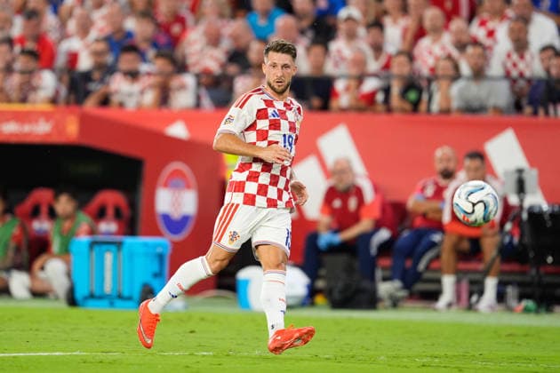 September 29, 2026, Sevilla, Sevilla, Spain: Marco Pasalic of Croatia passes the ball during the UEFA Nations League 2026 27 group phase match between Spain and Croatia at Ramon Sanchez-Pizjuan stadium on September 29, 2026, in Sevilla, Spain. Sevilla Spain - ZUMAa181 20260929_zaa_a181_115 Copyright: xJoaquinxCorcherox