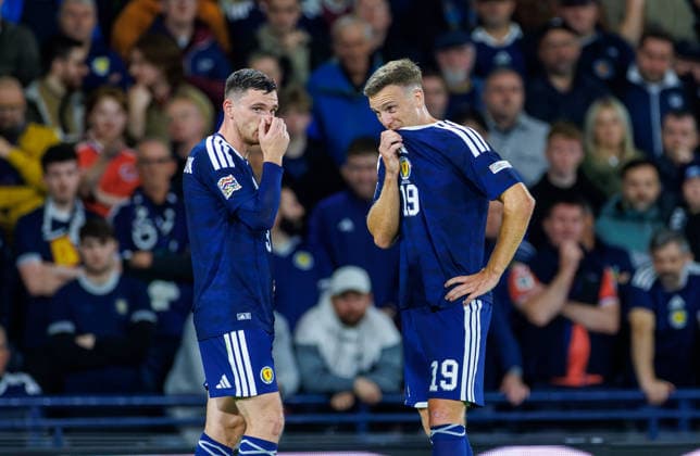 29.09.2026 Scotland v Switzerland, UEFA Nations League, League Stage : Andy Robertson and Lewis Ferguson suffer a very long night with 10 men  Copyright: xKennyxRamsay.Scotlandx NINTCHDBPICT001112154826