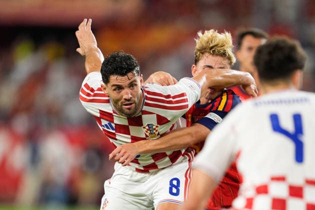 September 29, 2026, Sevilla, Sevilla, Spain: Mateo Kovacic of Croatia and Fermin Lopez of Spain compete for the ball during the UEFA Nations League 2026 27 group phase match between Spain and Croatia at Ramon Sanchez-Pizjuan stadium on September 29, 2026, in Sevilla, Spain. Sevilla Spain - ZUMAa181 20260929_zaa_a181_127 Copyright: xJoaquinxCorcherox