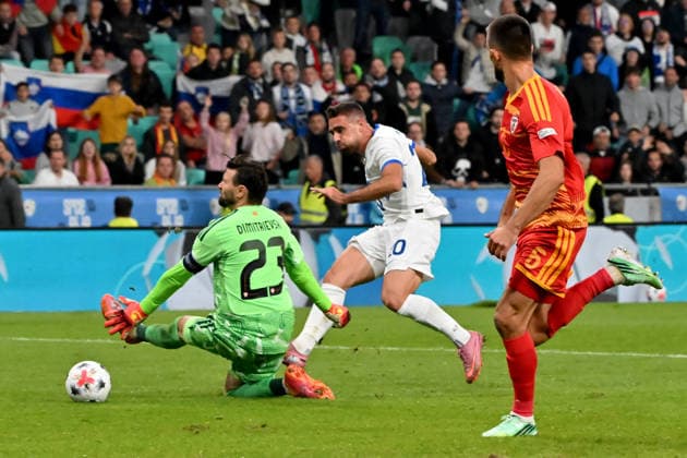 LJUBLJANA, SLOVENIA - SEPTEMBER 29: Aljosa Matko of Slovenia (C) in action and score against Stole Dimitrievski of North Macedonia (L) during the UEFA Nations League, League B Group B1, match between Slovenia and North Macedonia at Stadion Stozice, Ljubljana on September 29, 2026 in Ljubljana, Slovenia. (Photo by Igor Kupljenik Sports Press Photo). Copyright: xIgorxKupljenikx xSPPx Sportspressphoto_SPR242880