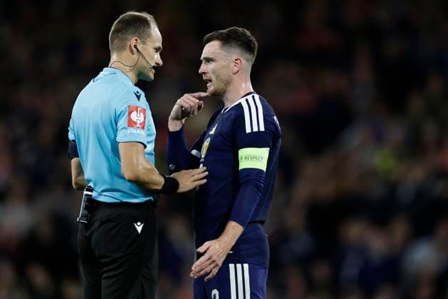 Scotland v Switzerland UEFA Nations League Andrew Robertson of Scotland speaks with the match referee during the UEFA Nations League Group B1 match at Barclays Hampden, Glasgow 29 09 2026 UK Newspapers OUT Copyright: xJamiexJohnstonx FIL-24011-0123