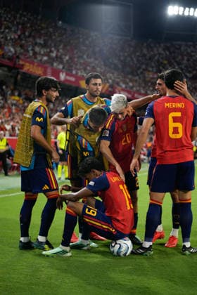 September 29, 2026, Sevilla, Sevilla, Spain: Lamine Yamal of Spain celebrates after scoring his team s third goal with teammates during the UEFA Nations League 2026 27 group phase match between Spain and Croatia at Ramon Sanchez-Pizjuan stadium on September 29, 2026, in Sevilla, Spain. Sevilla Spain - ZUMAa181 20260929_zaa_a181_132 Copyright: xJoaquinxCorcherox