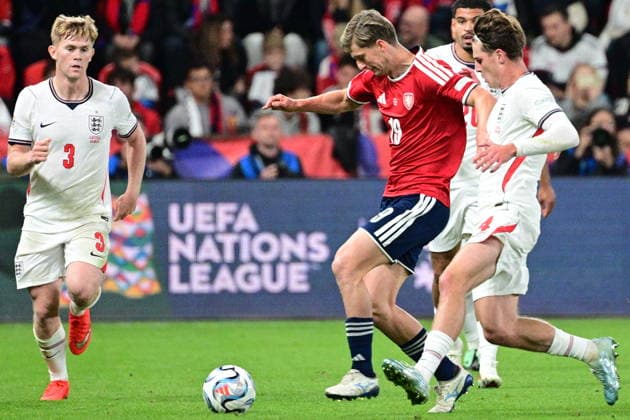 From left Nico O Reilly of England, Roman Macek of Czechia and Alex Scott of England in action during the UEFA Nations League, A3 group 2nd round match Czech Republic vs England, on September 29, 2026, in Prague, Czech Republic. (CTKxPhoto MichalxKamaryt) CTKPhotoP2026092909322  CTKPhotoP2026092909322