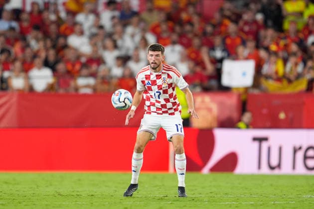 September 29, 2026, Sevilla, Sevilla, Spain: Petar Sucic of Croatia controls the ball during the UEFA Nations League 2026 27 group phase match between Spain and Croatia at Ramon Sanchez-Pizjuan stadium on September 29, 2026, in Sevilla, Spain. Spain V Croatia - UEFA Nations League 2026 27 Group A3 MD2  - ZUMAa181 20260929_zaa_a181_135 Copyright: xJoaquinxCorcherox
