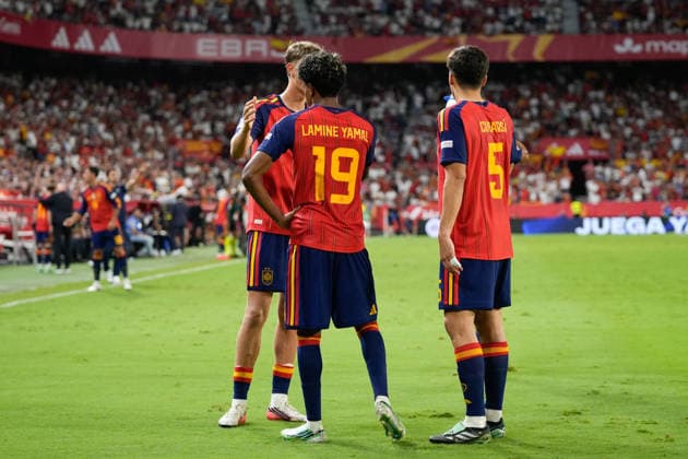 September 29, 2026, Sevilla, Sevilla, Spain: Lamine Yamal of Spain celebrates after scoring his team s third goal during the UEFA Nations League 2026 27 group phase match between Spain and Croatia at Ramon Sanchez-Pizjuan stadium on September 29, 2026, in Sevilla, Spain. Sevilla Spain - ZUMAa181 20260929_zaa_a181_148 Copyright: xJoaquinxCorcherox