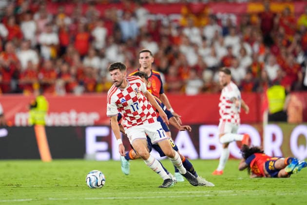September 29, 2026, Sevilla, Sevilla, Spain: Petar Sucic of Croatia runs with the ball during the UEFA Nations League 2026 27 group phase match between Spain and Croatia at Ramon Sanchez-Pizjuan stadium on September 29, 2026, in Sevilla, Spain. Spain V Croatia - UEFA Nations League 2026 27 Group A3 MD2  - ZUMAa181 20260929_zaa_a181_149 Copyright: xJoaquinxCorcherox