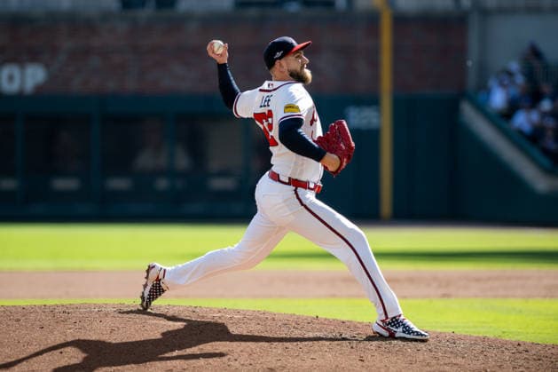 Dylan Lee 52 of the Atlanta Braves pitches in the eighth inning against the Philadelphia Phillies in game one of the MLB, Baseball Herren, USA National League Wild Card round at Truist Park on Tuesday, September 29, 2026 in Atlanta, Georgia.  ATL20260928123 JULIANxALEXANDER