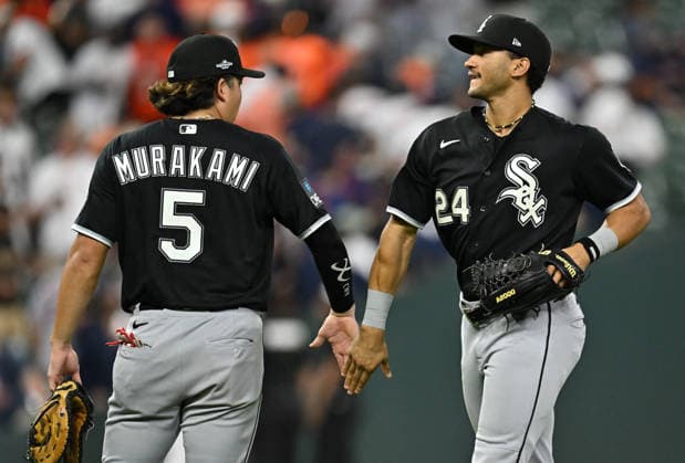 Chicago White Sox right fielder Braden Montgomery (24) celebrates with first baseman Munetaka Murakami (5) after the White Sox defeated the Houston Astros 6-3 in the first game of their MLB, Baseball Herren, USA American League Wild Card game in Houston, Texas, on Tuesday, September 29, 2026.  HOU20260929749 MARIAxLYSAKER