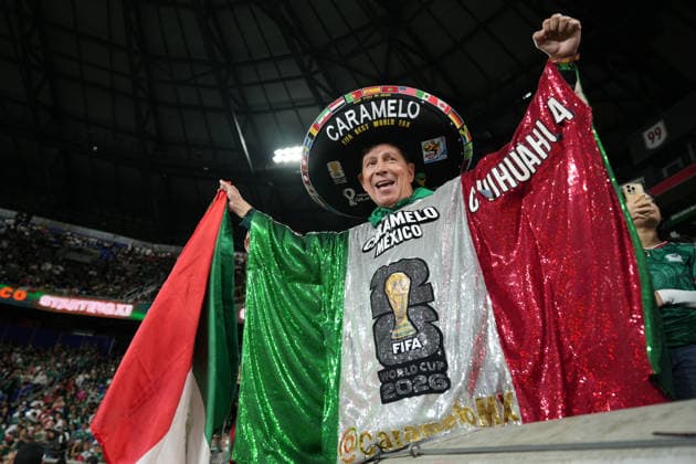 A Mexico fan reacts ahead of a friendly match between the national teams of Mexico and Peru at at the Illustrated Stadium in Harrison, United States, 29 September 2026. International Friendly, Länderspiel, Nationalmannschaft - Mexico vs Peru !ACHTUNG: NUR REDAKTIONELLE NUTZUNG!  Copyright: xÁngelxColmenaresx AMDEP3308 20260930-55021540788_1