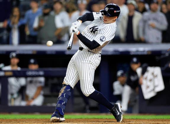 New York Yankees designated hitter Ben Rice (22) hits an rbi-single against the Boston Red Sox in the seventh inning of an MLB, Baseball Herren, USA American League Wild Card game at Yankee Stadium in New York City, on Tuesday, September 29, 2026.  NYP20260929724 COREYxSIPKIN