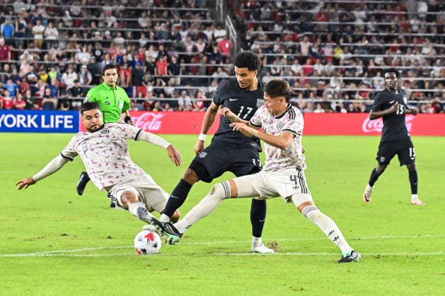 ST. LOUIS, MO - SEPTEMBER 29: Midfielder Malik Tillman (17) of The United States tries to push the ball through the defense of midfielder Vicente Pizarro (6) of Chile and defender Ivan Roman (4) of Chile during the Impact Match where the United States Men™s national team, Nationalteam hosted the Chile Men™s National Team on Tuesday September 29th, 2026, at Energizer Park in St. Louis City, MO. (Photo by Rick Ulreich Icon Sportswire) SOCCER: SEP 29 USA vs Chile EDITORIAL USE ONLY Icon26092930