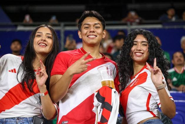 Mexico and Peru friendly match during the FIFA international break in the USA. Harrison, USA, 09 29 2026 - Mexico-Peru - Peruvian fans during a friendly match between Mexico and Peru, a FIFA international break game, at Sports Illustrated Stadium in Harrison, New Jersey, USA, on Tuesday night, September 29. harrison NJ united states Copyright: xWILLIAMxVOLCOVx