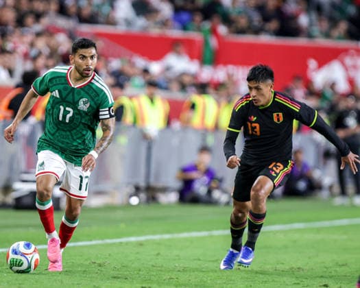 September 29, 2026, Harrison, New Jersey, USA: ORBELÃªN PINEDA ( 17) of Mexico dribbels the ball during an International Friendly, Länderspiel, Nationalmannschaft at Sports Illustrated Stadium in Harrison, NJ on September 29, 2026. Harrison USA - ZUMAm283 20260929_zsp_m283_015 Copyright: xBillyxMyersx
