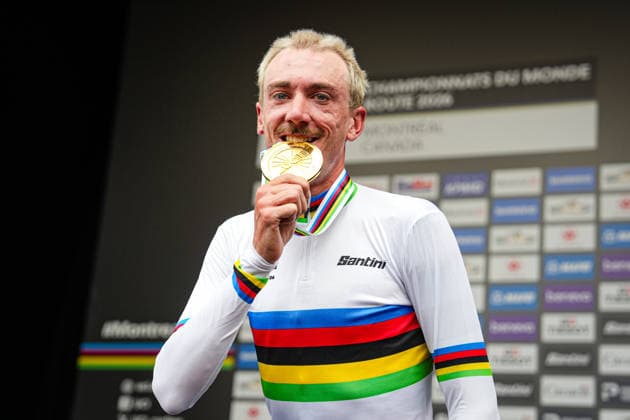 2026 UCI Road World Championships - Men Elite Road Race Gold medalist Brandon McNulty of the United States poses for a photo during the awards ceremony for the Men Elite Road Race at the 2026 UCI Road World Championships in Montreal, Quebec, Canada, on September 27, 2026. Montreal Quebec Canada  Copyright: xYuanxTianx originalFilename:tian-2026ucir260927_npEpk.jpg
