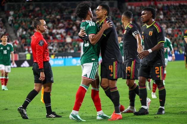 September 29, 2026, Harrison, Nj, united states: Harrison, USA, 09 29 2026 - Mexico-Peru - Players during a friendly match between Mexico and Peru, a FIFA international break game, at Sports Illustrated Stadium in Harrison, New Jersey, USA, on Tuesday night, September 29. Harrison united states - ZUMAv122 20260929_aap_v122_021 Copyright: xWilliamxVolcovx