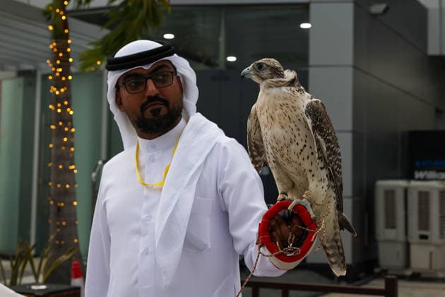 SEPANG, SGR - Sept 30: A local man with a falcon at the Welcome Party ahead of the Formula 1 Gulf Air Bahrain Grand Prix on September 30, 2026 held at Sepang International Circuit in Sepang, Malaysia. (Photo by Hazrin Yeob Men Shah Icon Sportswire) AUTO: SEP 30 F1 Bahrain Grand Prix in Malaysia EDITORIAL USE ONLY Icon3782609300435