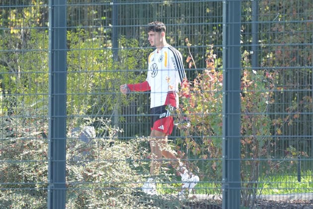 Aleksandar Pavlovic is the first player to arrive at the training field ahead of his home game in Munich against his father s home country, Serbia. Herzo Base, September 30, 2026. German National Team, Nations League Preparation, Home Ground, HerzoBase, World of Adidas, Herzogenaurach