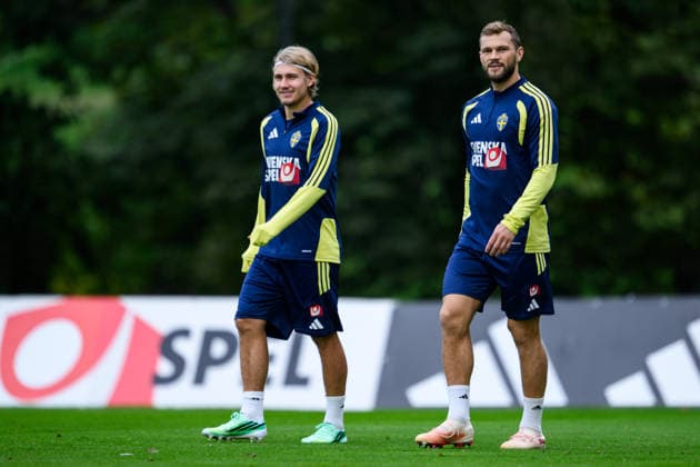 September 30, 2026: Sebastian Nanasi and Jesper Karlström of the Swedish men’s national soccer team at a training session on September 30, 2026 in Stockholm. Photo by Jesper Zerman. BILDBYRAN code JZ JZ0762 soccer football fotball Nations League UEFA Nations League practice training Sweden Sweden Sweden A BBENG  Copyright: JESPERxZERMAN BB260930JZ010