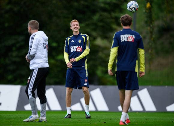September 30, 2026: Hugo Larsson of the Swedish men s national soccer team at a training session on September 30, 2026 in Stockholm. Photo by Jesper Zerman. BILDBYRAN code JZ JZ0762 soccer football fotball Nations League UEFA Nations League training practice Sweden Sweden Sweden A BBENG  Copyright: JESPERxZERMAN BB260930JZ022