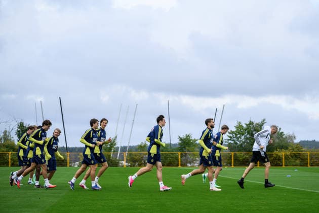 September 30, 2026: Besfort Zeneli, Hampus Skoglund, John Mellberg, Elliot Stroud, Jesper Karlström, and Alexander Bernhardsson of the Swedish men’s national soccer team at a training session on September 30, 2026 in Stockholm. Photo by Jesper Zerman. BILDBYRAN code JZ JZ0762 soccer football fotball Nations League UEFA Nations League training practice Sweden Sweden Sweden A BBENG  Copyright: JESPERxZERMAN BB260930JZ024
