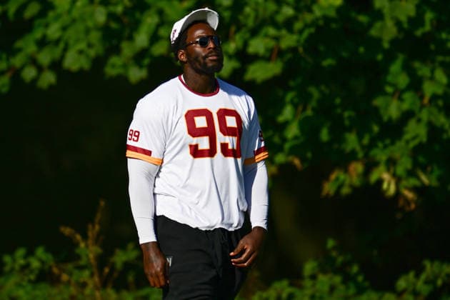 Washington Commanders, Practise Session Washington Commanders defensive lineman Javon Kinlaw during the Washington Commanders training session and practise at the Grove Hotel, Chandler s Cross, UK on 30 September 2026. Chandler s Cross Grove Hotel Hertfordshire UK Editorial use only , Copyright: xDennisxGoodwinx PSI-24958-0035