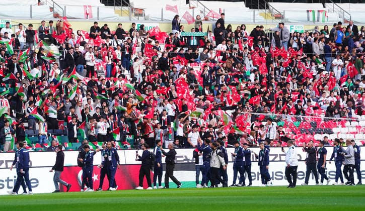 Konyaspor v Palestine - Friendly KONYA, TURKIYE - SEPTEMBER 30: Players of the Palestine National Football Team take the pitch to greet supporters ahead of a friendly match against Konyaspor as part of Palestine Day events at Konya Metropolitan Municipality Stadium in Konya, Turkiye on September 30, 2026. Evrim Aydin Anadolu Konya Turkey. Editorial use only. Please get in touch for any other usage.  Copyright: x2026xAnadoluxEvrimxAydinx