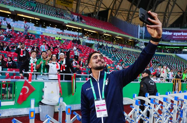 Konyaspor v Palestine - Friendly KONYA, TURKIYE - SEPTEMBER 30: Players of the Palestine National Football Team take the pitch to greet supporters and pose for selfies with fans ahead of a friendly match against Konyaspor as part of Palestine Day events at Konya Metropolitan Municipality Stadium in Konya, Turkiye on September 30, 2026. Evrim Aydin Anadolu Konya Turkey. Editorial use only. Please get in touch for any other usage.  Copyright: x2026xAnadoluxEvrimxAydinx