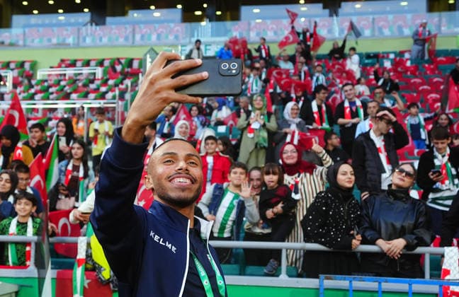 Konyaspor v Palestine - Friendly KONYA, TURKIYE - SEPTEMBER 30: Players of the Palestine National Football Team take the pitch to greet supporters and pose for selfies with fans ahead of a friendly match against Konyaspor as part of Palestine Day events at Konya Metropolitan Municipality Stadium in Konya, Turkiye on September 30, 2026. Evrim Aydin Anadolu Konya Turkey. Editorial use only. Please get in touch for any other usage.  Copyright: x2026xAnadoluxEvrimxAydinx