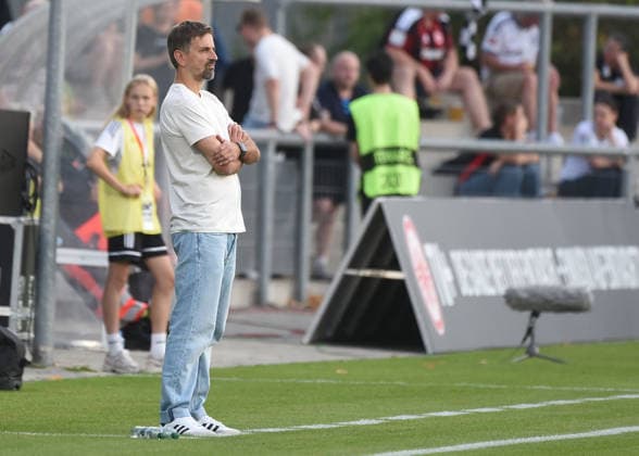 September 30, 2026, xhbx, Soccer: UEFA Women s Europa Cup Qualifiers, Eintracht Frankfurt vs. Fimleikafelag Hafnarfjördur, Head Coach Niko Arnautis, Eintracht Frankfurt Women s Team, Frankfurt