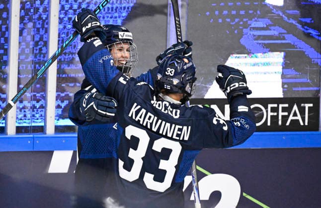 LKS 20260930 Finland s Elisa Holopainen (L) and Michelle Karvinen celebrate the team s first goal by Holopainen during the women s Ice hockey, Eishockey Euro Hockey Tour ice hockey match between Finland and Czechia in Lahti, Finland, on September 30, 2026. - HEIKKI SAUKKOMAA Lahti Finland nVZbVEPUnaU  Copyright: xHeikkixSaukkomaax nVZbVEPUnaU