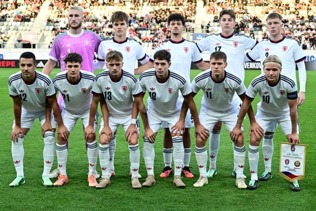 Czech team pose before the UEFA Under-21 European Football Championship qualifier Group B match Czechia vs Bulgaria, Hradec Kralove, Czech Republic, September 30, 2026. (CTKxPhoto DavidxTanecek) CTKPhotoP2026093007614  CTKPhotoP2026093007614